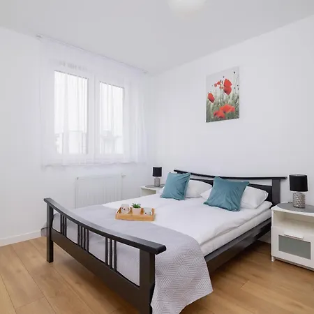 Modern Apartment With Parking Near Tauron Arena By Rent Like Home Krakow Exterior photo