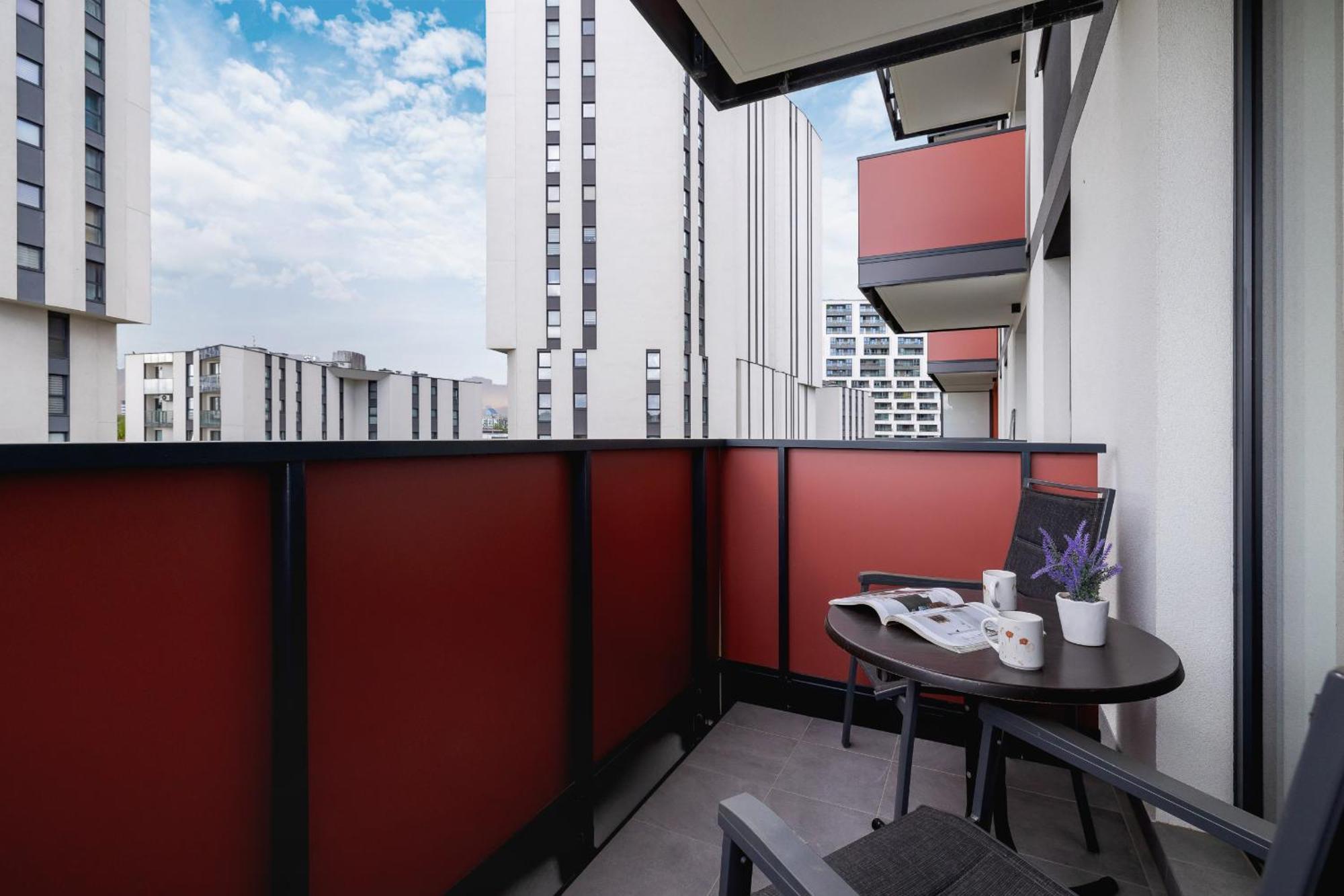 Apartment Modern With Parking Near Tauron Arena By Rent Like